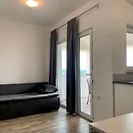 Apartment Zakinja *